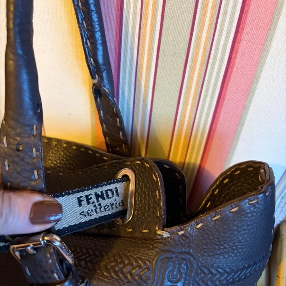 Authenticated Fendi Selleria Villa Borghese Bag/Tote - COA included - Picture 13 of 15